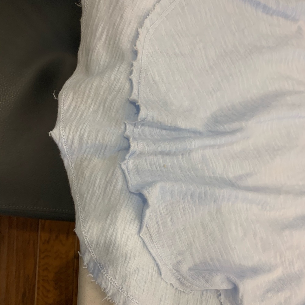 light blue tee - Picture 4 of 4